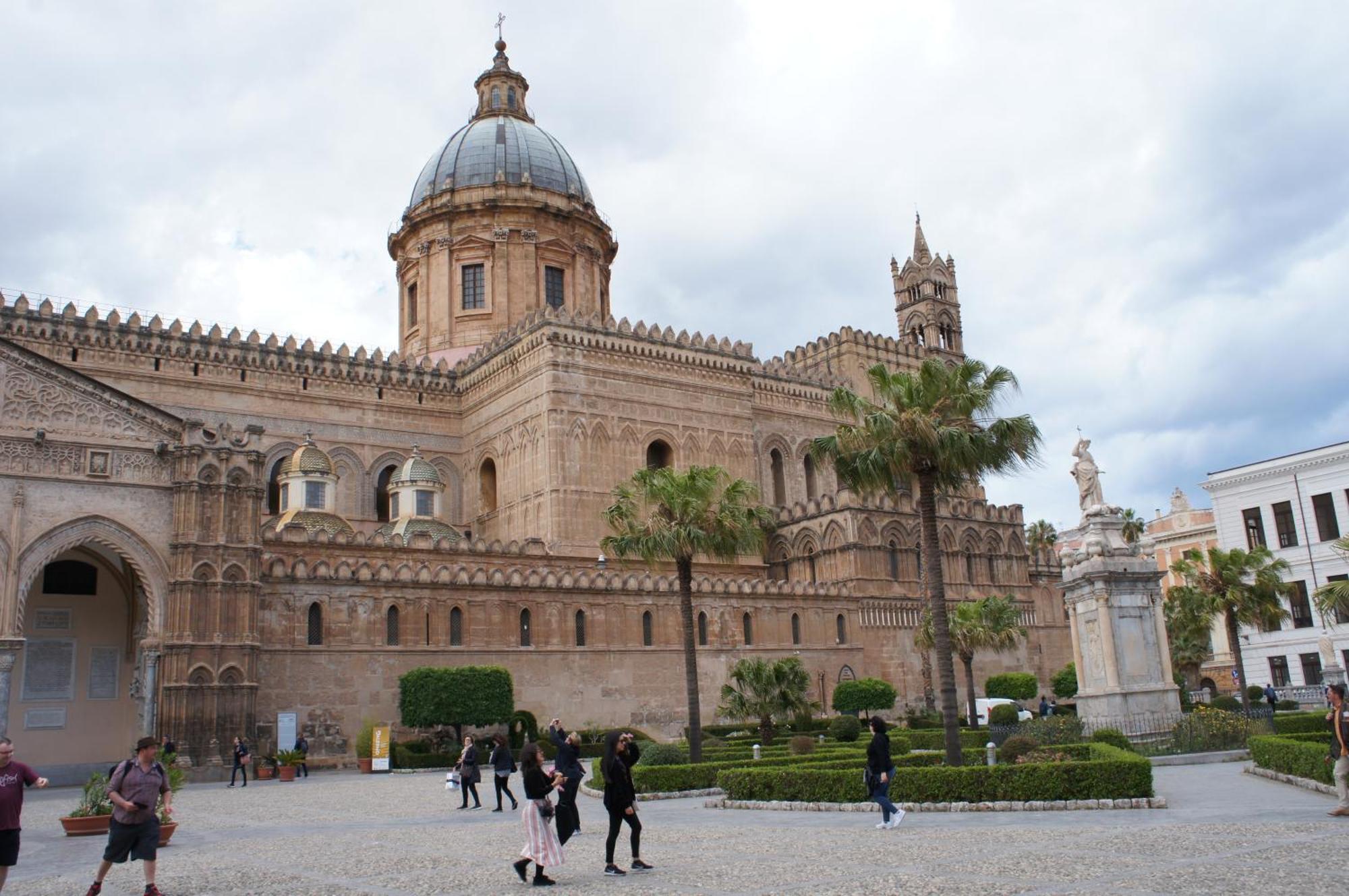 Cathedral Apartment Palermo Bagian luar foto