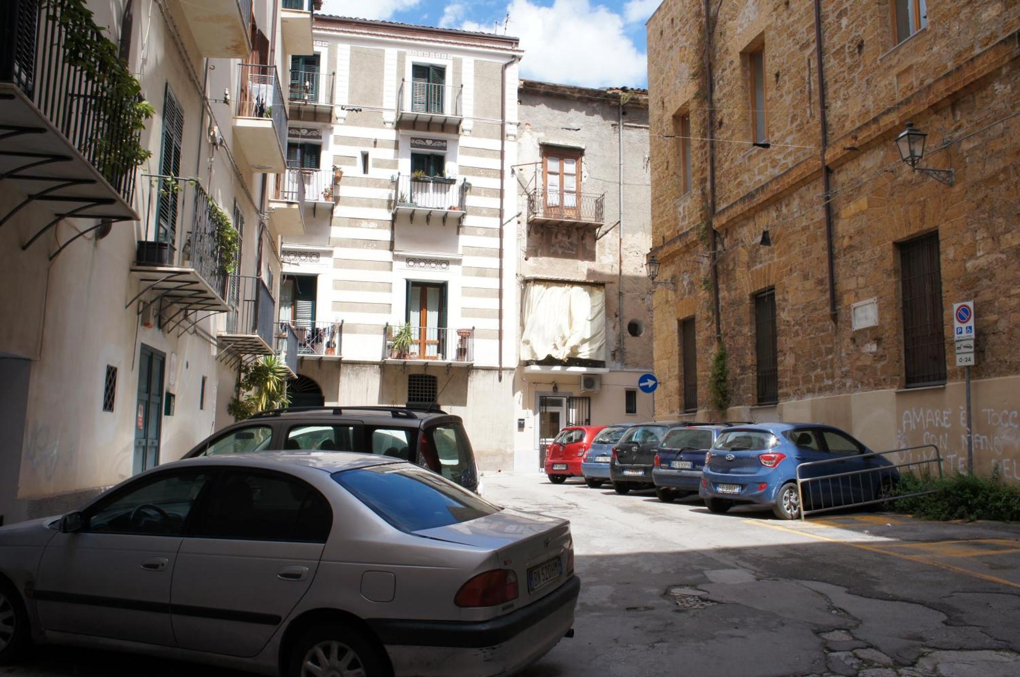 Cathedral Apartment Palermo Bagian luar foto